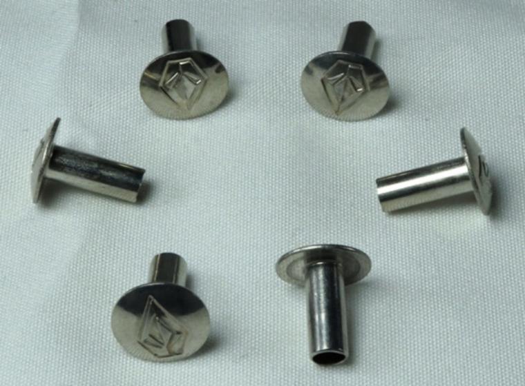 頭盔用鉚釘